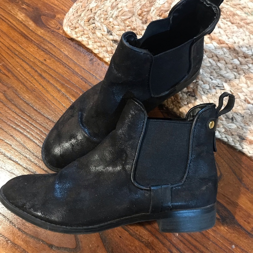 ▪️Candie’s Suede Ankle Boots
